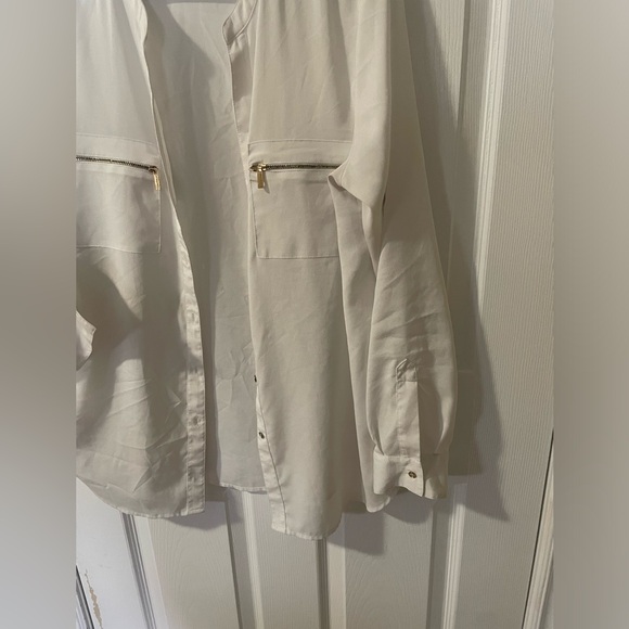 Calvin Klein Off-White Modern Essential Blouse - Chic & Versatile - Picture 6 of 13